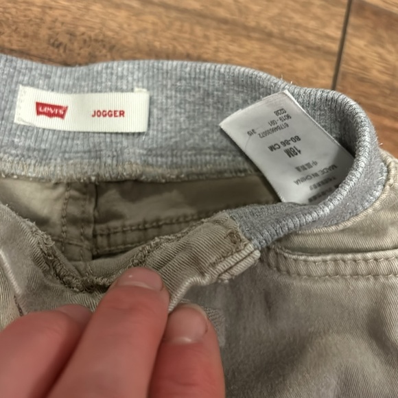 4/$20 Boys Levi’s Jogger Pants Sz 18 mth - Picture 2 of 3